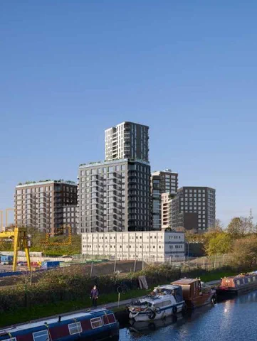 Mast climbers put to work on largest redevelopment project since the Olympics
