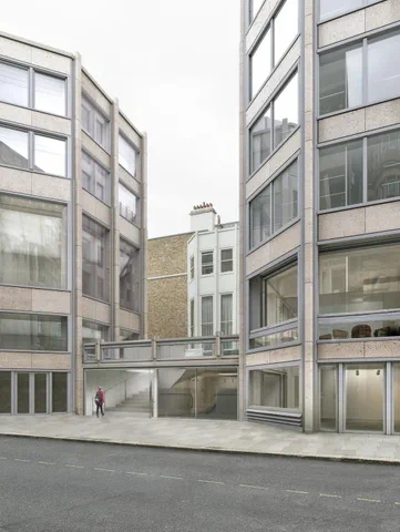 Brogan Group secure mast climber package for historic London building