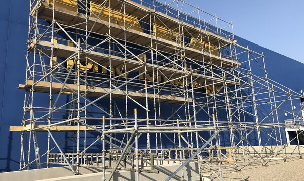 large scaffolding contractor