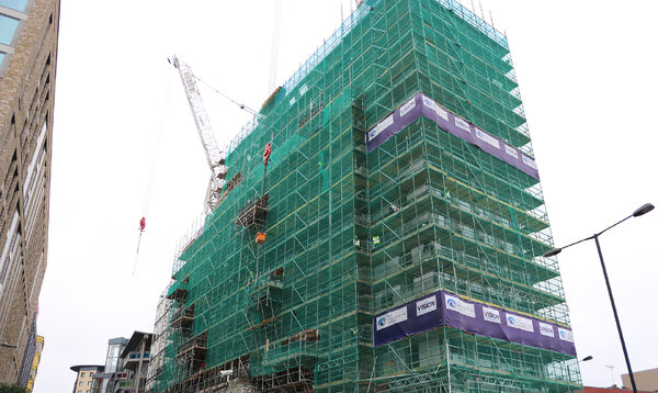large scaffolding contractor