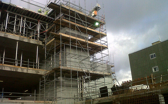 large scaffolding contractor