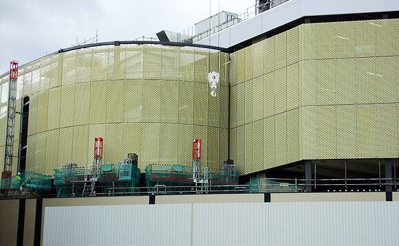 large scaffolding contractor