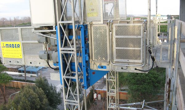 construction hoist