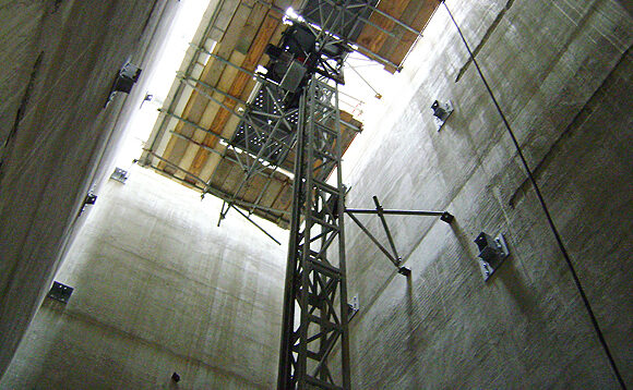 large scaffolding contractor