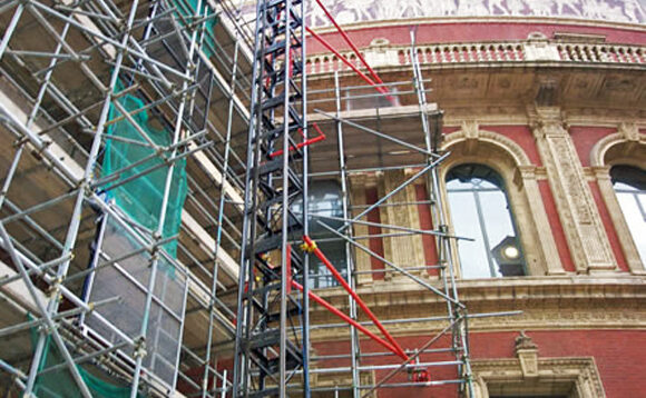 large scaffolding contractor