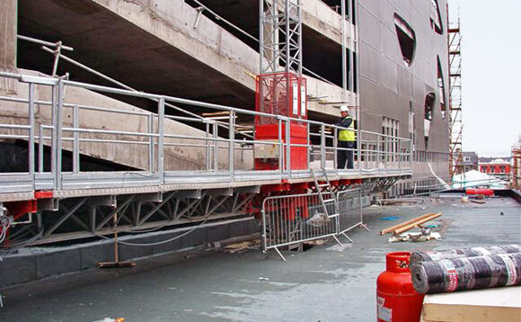 large scaffolding contractor