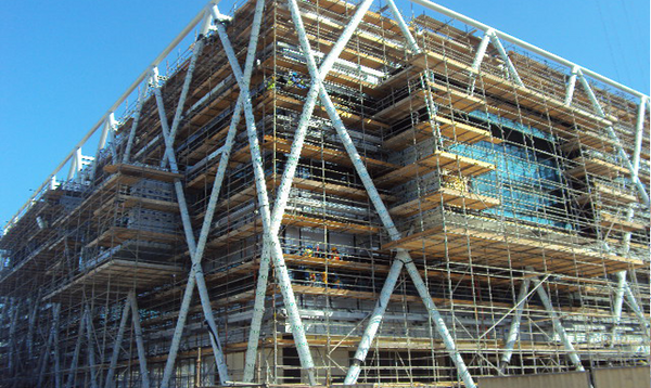 large scaffolding contractor