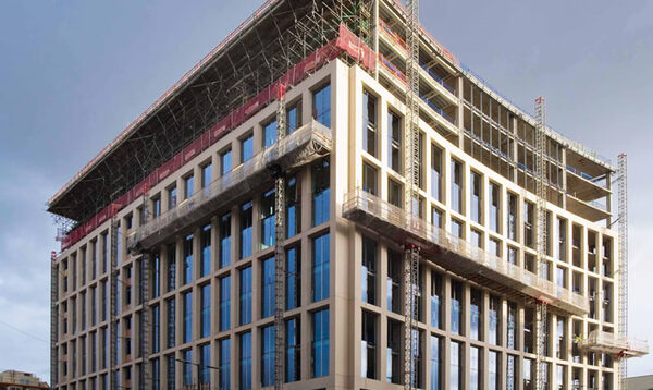 large scaffolding contractor