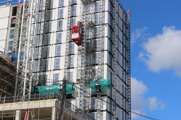 mast climbing platform