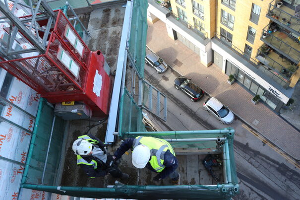 mast climbing platform