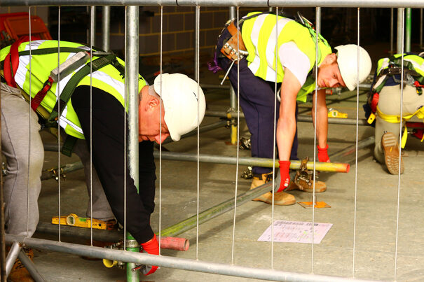 large scaffolding contractor