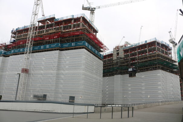 large scaffolding contractor